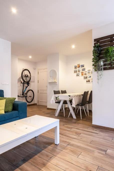 Bonito Piso Recien Reformado Con Zona De Parking Apartment *